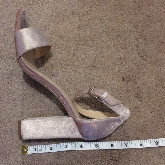 Nine West light pink velvet chunky heels - Picture 5 of 5
